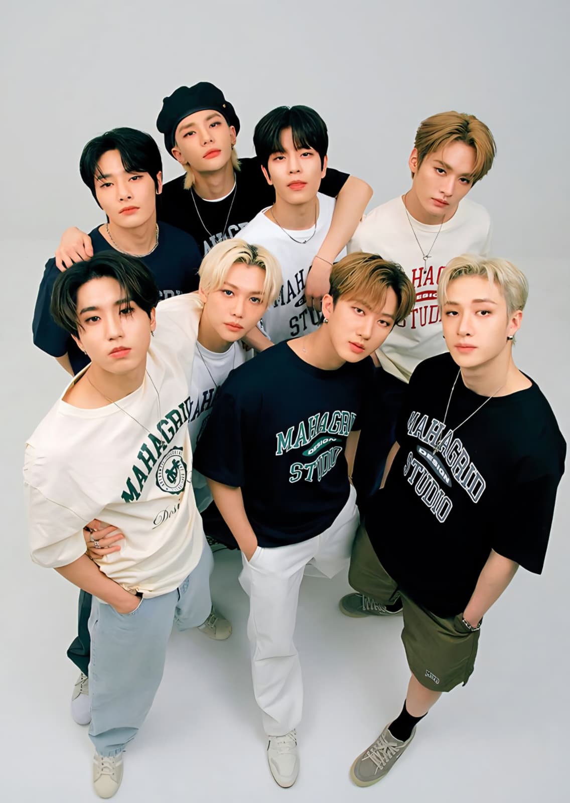 Stray Kids (스트레이 키즈)